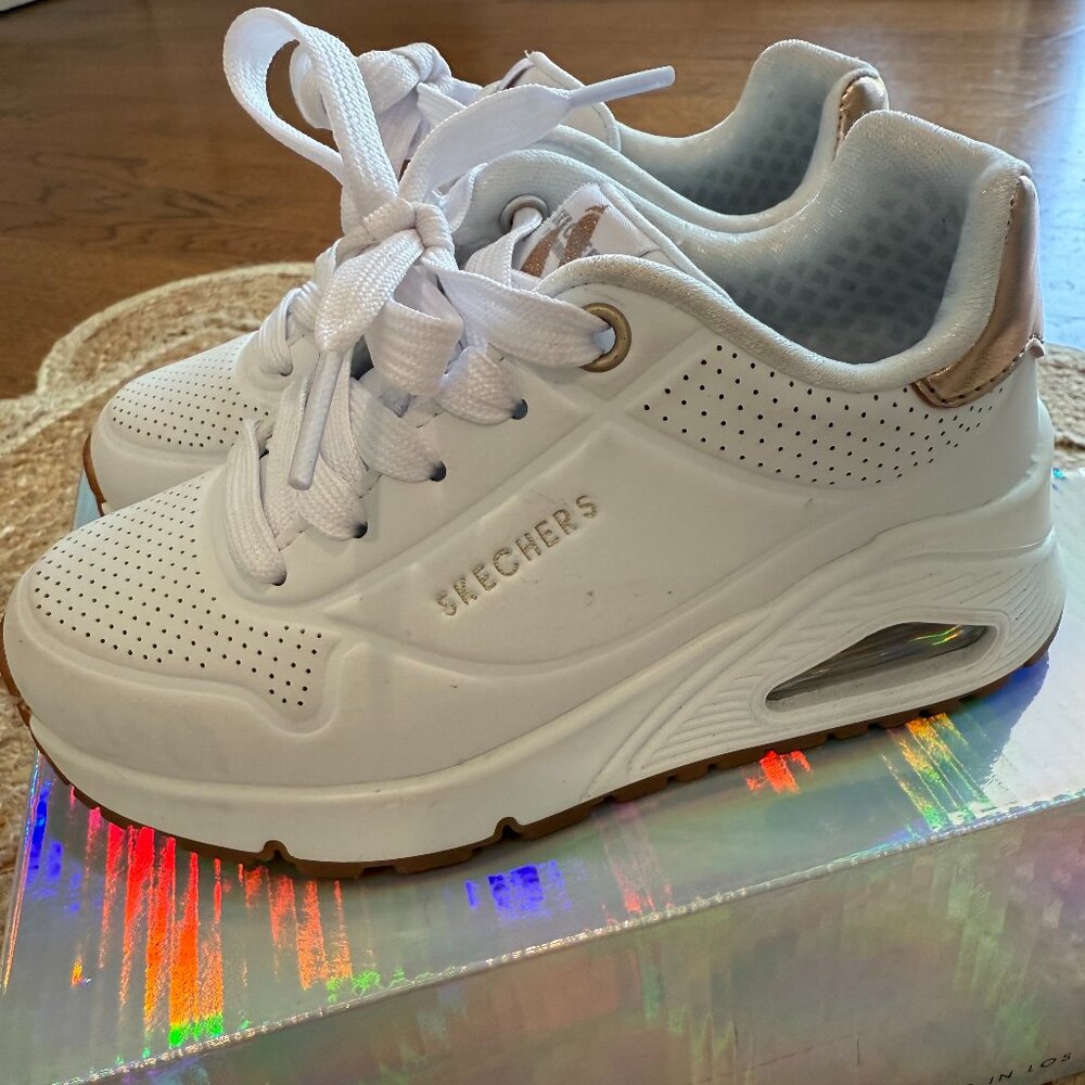 Sketchers Street Kids Shoe 10.5 (Brand New)